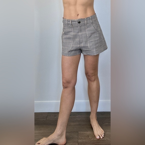Zara Women Plaid Shorts with pockets Size M - Picture 2 of 12